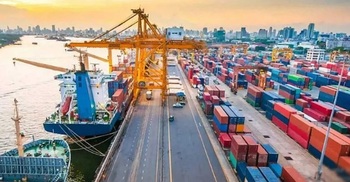 অনুরোধেও মন গলেনি শ্রমিক নেতাদের, সরকারকে আলোচনার আহ্বান ব্যবসায়ীদের