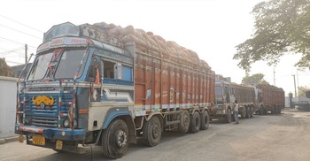 সোনামসজিদ বন্দর দিয়ে এলো ৭৪৩ টন পেঁয়াজ