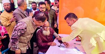 ৫ শতাধিক জেলে-দুস্থকে বিনামূল্যে চিকিৎসা দিলো যুবদল