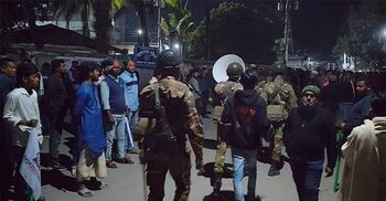 বাউফলে বিএনপি-জামায়াতের দফায় দফায় সংঘর্ষ, আহত ৪০