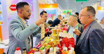 চীনের আন্তর্জাতিক বাণিজ্য মেলায় পণ্য প্রদর্শনে প্রাণ