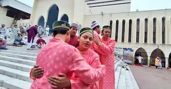 বায়তুল মোকাররমে ঈদের ৫ জামাত, মোনাজাতে বিশ্ববাসীর শান্তি কামনা