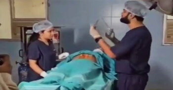 অপারেশন থিয়েটারে বিয়ের ফটোশুট! চাকরি খোয়ালেন চিকিৎসক