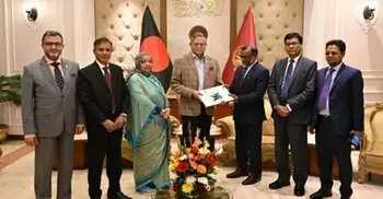 রাষ্ট্রপতির কাছে পে-কমিশন চেয়ারম্যানের প্রতিবেদন পেশ