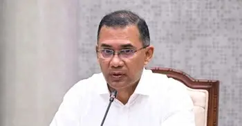 নিজ দপ্তরে লাইট ও এসির মাত্রা কমালেন প্রধানমন্ত্রী