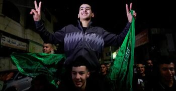 Israel releases 39 Palestinian prisoners from Israeli prisons