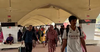 ঈদ উদযাপন শেষে স্বস্তিতে ঢাকায় ফিরছে মানুষ