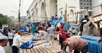 উচ্ছেদ অভিযানে খালি ফুটপাত, হকারদের হাহাকার বায়তুল মোকাররমে