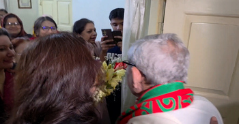 ঠাকুরগাঁওয়ে মির্জা ফখরুলের বাসায় পরিবারের বিজয়ের উৎসব