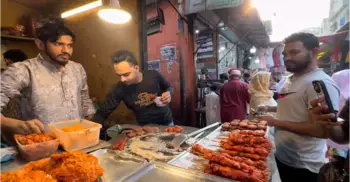 ১৭ বছর ধরে ঐতিহ্য ধরে রেখেছে বিহারী ক্যাম্পের মনসুর কাবাব