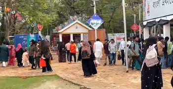 সাহিত্যিকদের দল থাকা উচিত নয়, তাঁদের অনুকরণীয়তা বজায় রাখা উচিত!