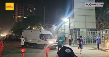 বিশেষ অ্যাম্বুলেন্সে এভারকেয়ার হাসপাতালে হাদি