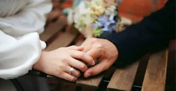 আধুনিক সম্পর্কের 'ডিজিটাল প্রমিস' কেমন হবে