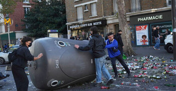 French police arrest 250 during clashes with protesters