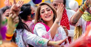 কেন এমন হলো পূজার পরিণতি