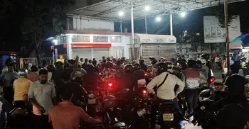 চার ঘণ্টা লাইনে থেকেও তেল মিললো না, মোটরসাইকেল চালকদের ক্ষোভ