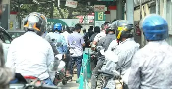 যে কোনো সময় বন্ধ হয়ে যেতে পারে সারাদেশের পেট্রোল পাম্প