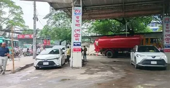 পাম্পে এখন আর ৪-৫ ঘণ্টা অপেক্ষা নয়, কয়েক মিনিটেই মিলছে তেল