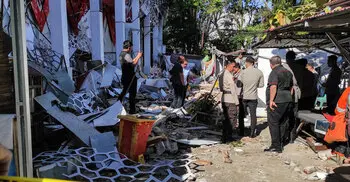 One killed as 7.4-magnitude quake hits off Indonesia