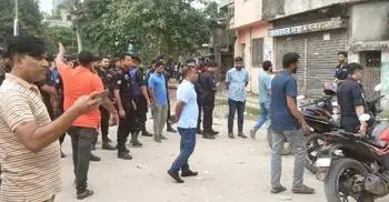 নারায়ণগঞ্জে মাদকবিরোধী অভিযানে র‌্যাবের ওপর হামলা, আহত ৩