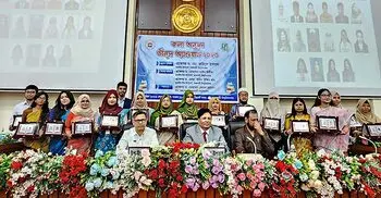 রাবিতে ডিনস অ্যাওয়ার্ড পেলেন কলা অনুষদের ১৬ শিক্ষার্থী