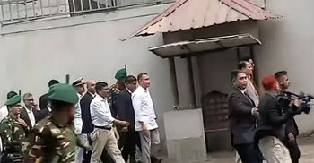 PM walks from Secretariat to Osmani Memorial Auditorium