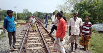 রেললাইনে পড়ে ছিল ক্ষতবিক্ষত মরদেহ