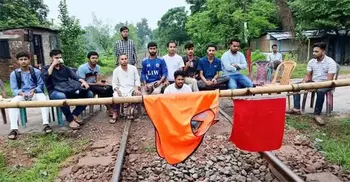 RU students block railway tracks over alleged TTE assault