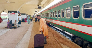 ঈদের চতুর্থ দিনেও ঢাকা ছাড়ছেন অনেকে