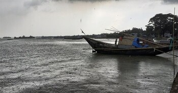 ঢাকাসহ ৫ অঞ্চলের নদীবন্দরে ২ নম্বর হুঁশিয়ারি সংকেত