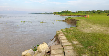 রাজবাড়ীতে পদ্মা তীরবর্তী এলাকায় বন্যা ও ভাঙন আতঙ্ক
