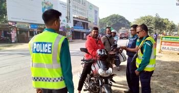 রাজশাহীতে কড়া নিরাপত্তা, শাটডাউনের প্রভাব নেই