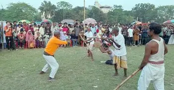 ঐতিহ্য রক্ষায় রাজবাড়ীতে লাঠিখেলা অনুষ্ঠিত