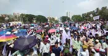 রাজশাহীতে সমাবেশ শুরু হওয়ার আগেই ১১ দলের নেতাকর্মীদের ঢল