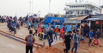 দৌলতদিয়ায় যানবাহনের চাপ বাড়লেও নেই ভোগান্তি