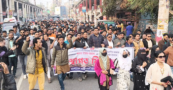 ঢাকায় যেতে রাজবাড়ীতে প্রস্তুত ট্রেনসহ শতাধিক যানবাহন