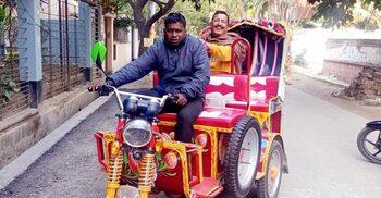 মেয়র থেকে এমপি-মন্ত্রী, আজও মিনুর সঙ্গী রিকশা