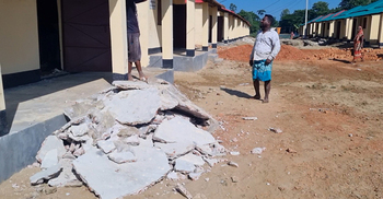 উপহারের ঘরের এ কী হাল!