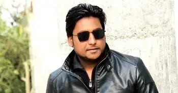 বিমানবন্দর থেকে নিষিদ্ধ ছাত্রলীগের জেলা সভাপতি গ্রেফতার