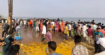 ডুবে যাওয়া বাস থেকে ৯ শিশুসহ ২৩ জনের মরদেহ উদ্ধার, ২১টি হস্তান্তর