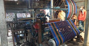 বিলুপ্তির পথে তাঁত শিল্প, পেশা ছাড়ছেন কারিগররা