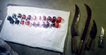 রাজশাহীতে দেশীয় অস্ত্রসহ ককটেল উদ্ধার