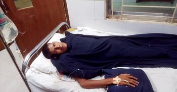 চেতনানাশক খাইয়ে ইজিবাইক ছিনতাই, হাসপাতালের বেডে কাতরাচ্ছেন রাকিব