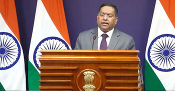 হাসিনাকে ফেরাতে বাংলাদেশের অনুরোধ পর্যালোচনা করছে ভারত