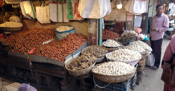 রংপুরে পেঁয়াজের কেজি ১২০ টাকা, কাঁচামরিচ ১১০