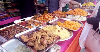 ঐতিহ্য-আধুনিকতার মিশেলে জমজমাট রংপুরের ইফতারি বাজার