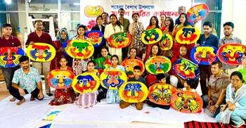 ঐতিহ্যের রঙে রংপুরে মুখোশ তৈরির কর্মশালা