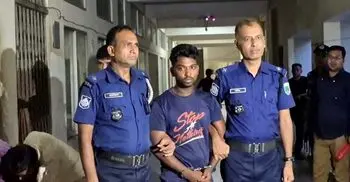 চলন্ত ট্রেনে যাত্রীকে ধর্ষণের ঘটনায় ৪ পুলিশ সদস্য প্রত্যাহার
