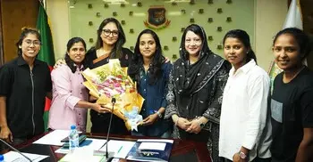 নারী ক্রিকেটারদের সুবিধা-অসুবিধা শুনলেন রাশনা ইমাম