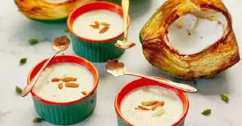 নতুন গুড়ের নারকেলের পায়েস